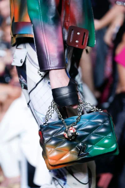 Look 124